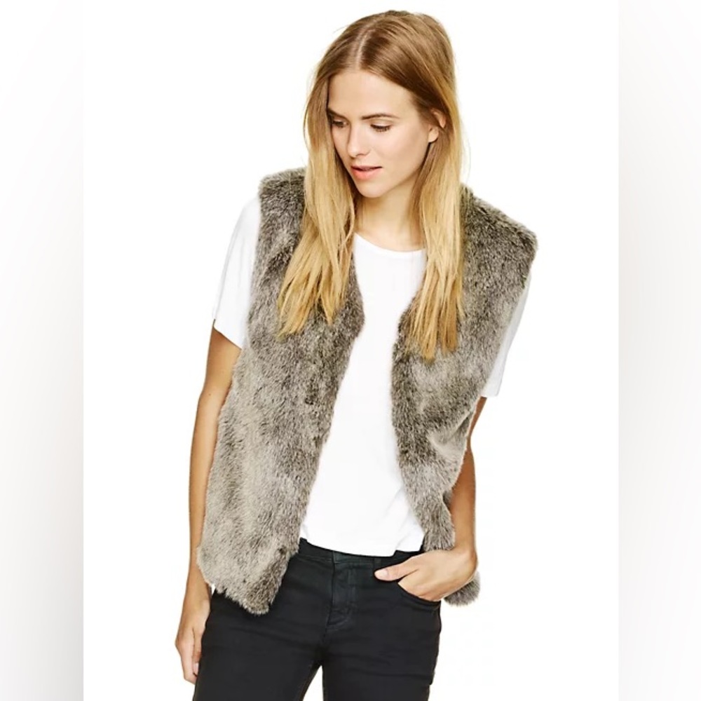 Aritzia - Talula Faux Fur Vest